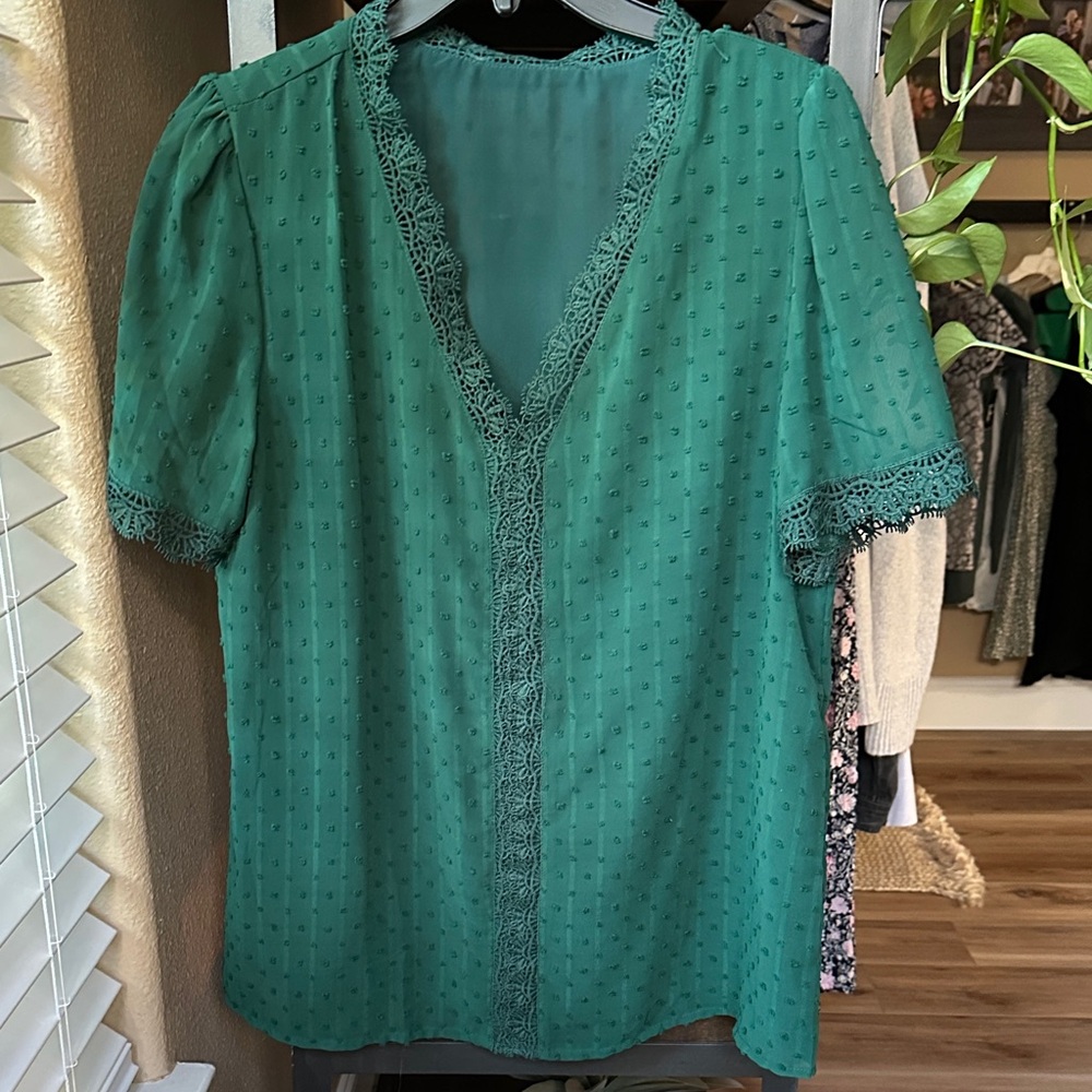 Elegant Green Lace Trim Blouse
